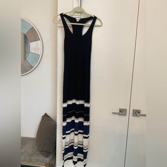 Club Monaco Maxi Muscle Shirt Back long and lean dress. - Picture 7 of 7